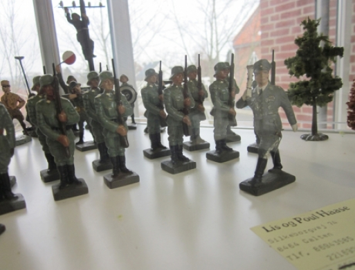 Soldater og politi på Galten Bibliotek