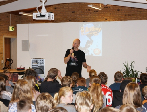 Forfatterbesøg på lokale skoler