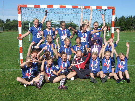Guld og sølv til Stjærs håndboldpiger