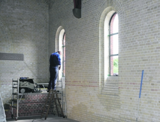 Kirke-renovering skrider planmæssigt frem