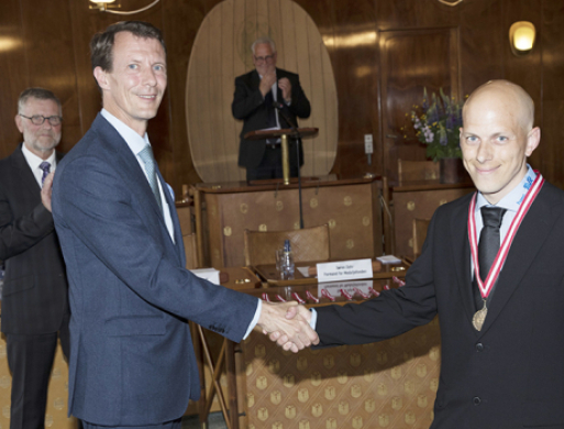 Medaljer på stribe til AVK-lærlinge