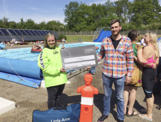 300 gæster ved sæsonåbning i svømmebad