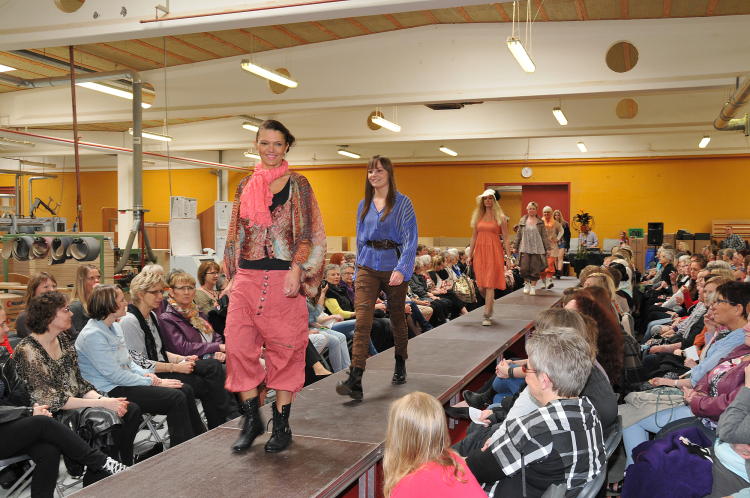 GMF's modeshow hos Skovby Møbelfabrik