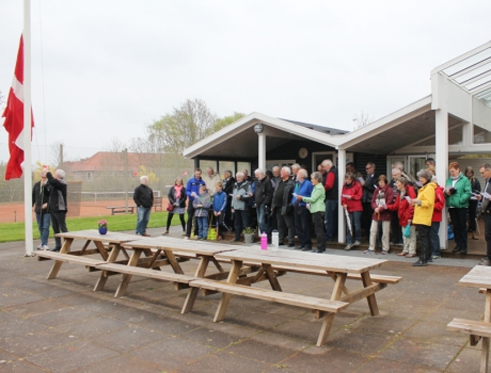 Prof-træner tilknyttes Harlev IK Tennis