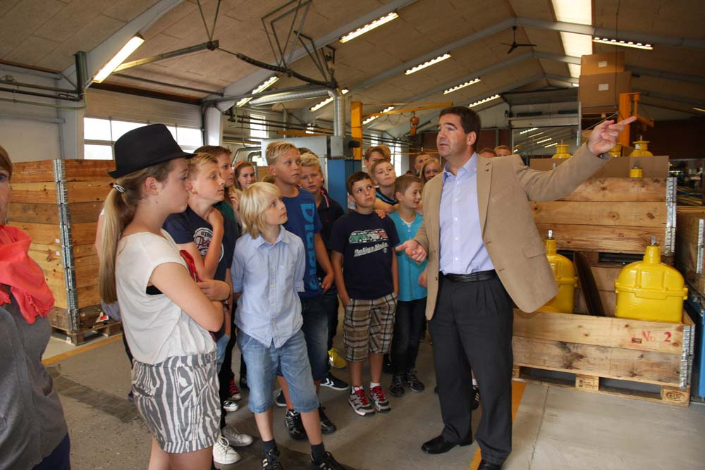 Skoleelever på besøg hos AVK