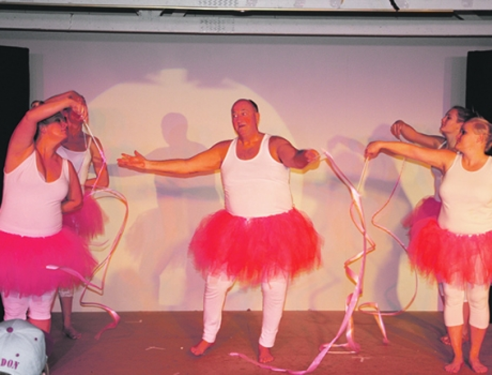 Galten-revy med politiske og eventyrlige undertoner