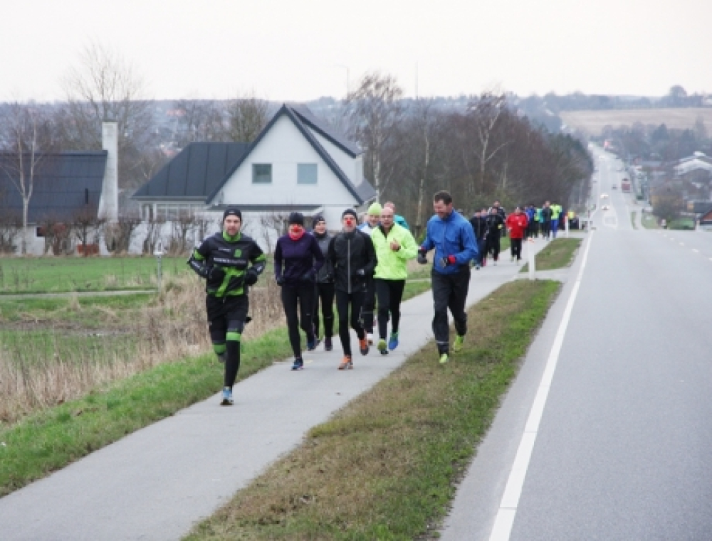 Champagnegalop gav 87.000 kr. til klovne