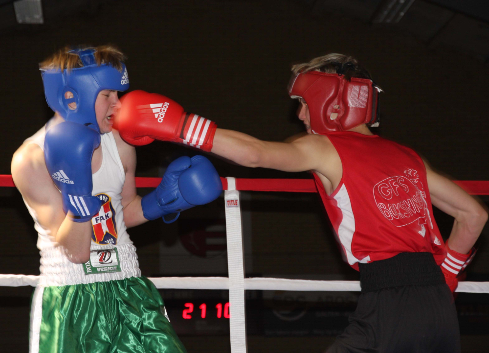 Stort publikum til boksestævne i Galtenhallen