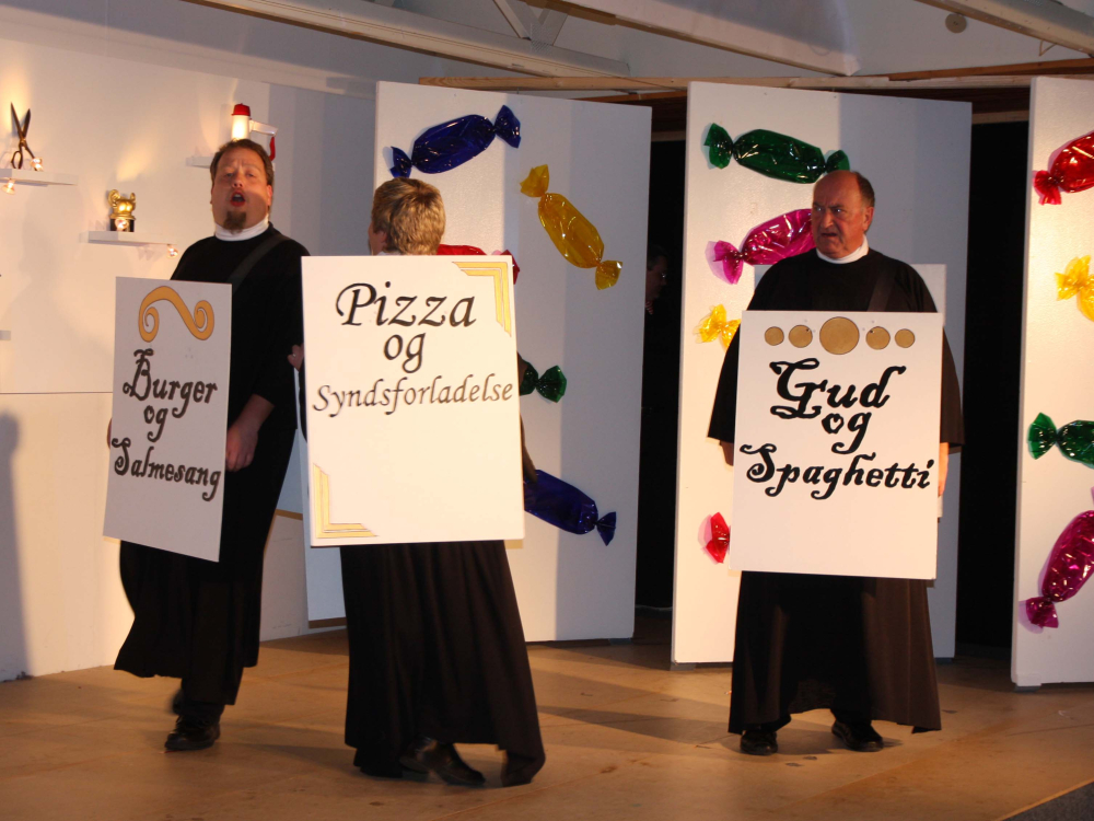 Galten-revy med næring til det brede grin