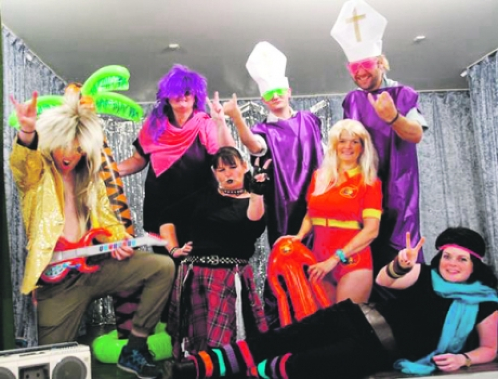 Framlev-revy i 80'er-farver