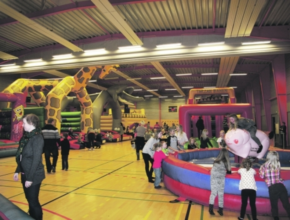 700 børn til legeland i Klank-hallerne