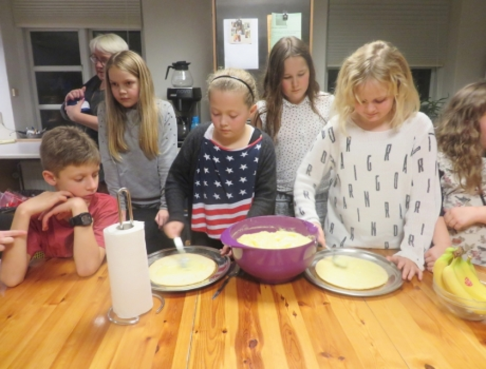 »Mor, jeg sover i klubben«