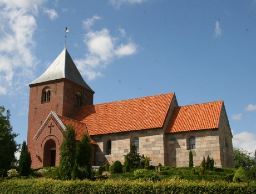 Lamper stjålet fra kirke